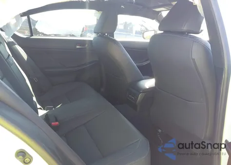 2024 Lexus Is 300 z USA, uszkodzony, nr VIN JTHCA1D29R5129137